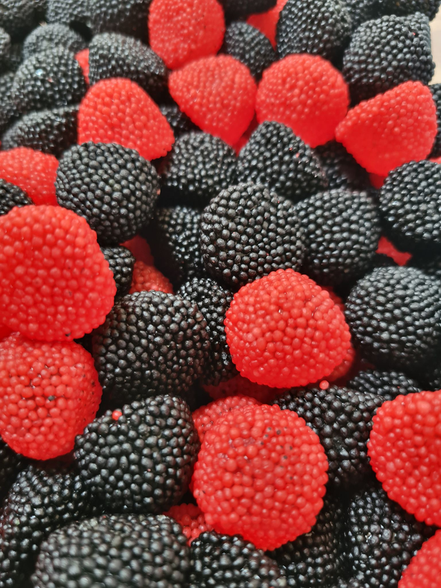 Mûres perlées rouges et noires  100g