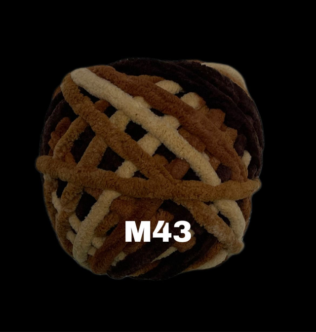 Chenille fluffy yarns 8 mm dik 45 grams