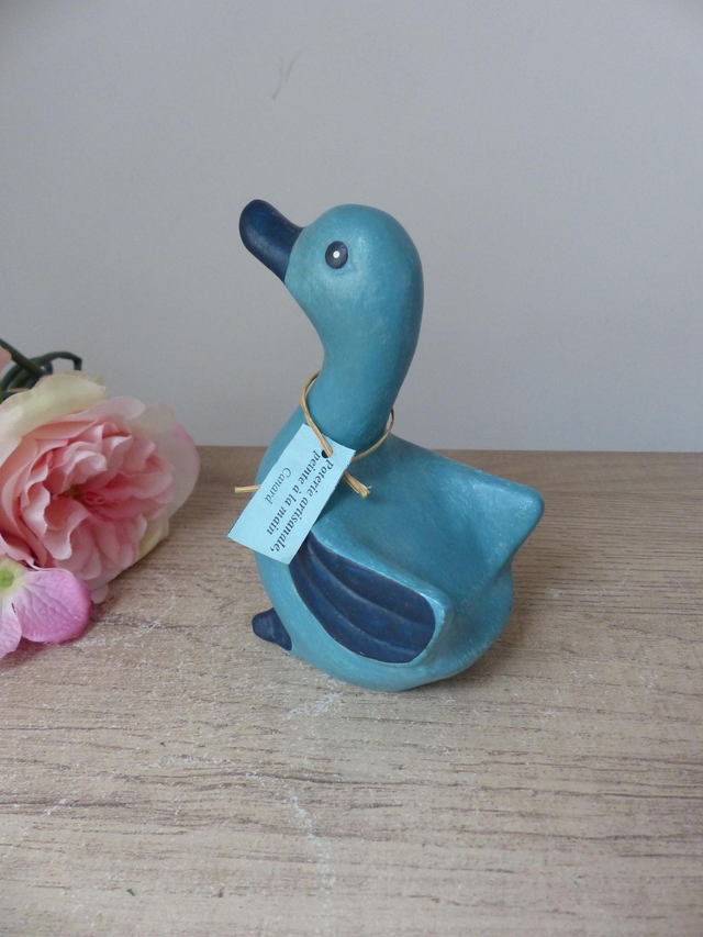 Figurine Canard bleu en poterie, Collection canard marine artisanal peint main, Canard décoration chambre bleue, canard joyeux pour cuisine