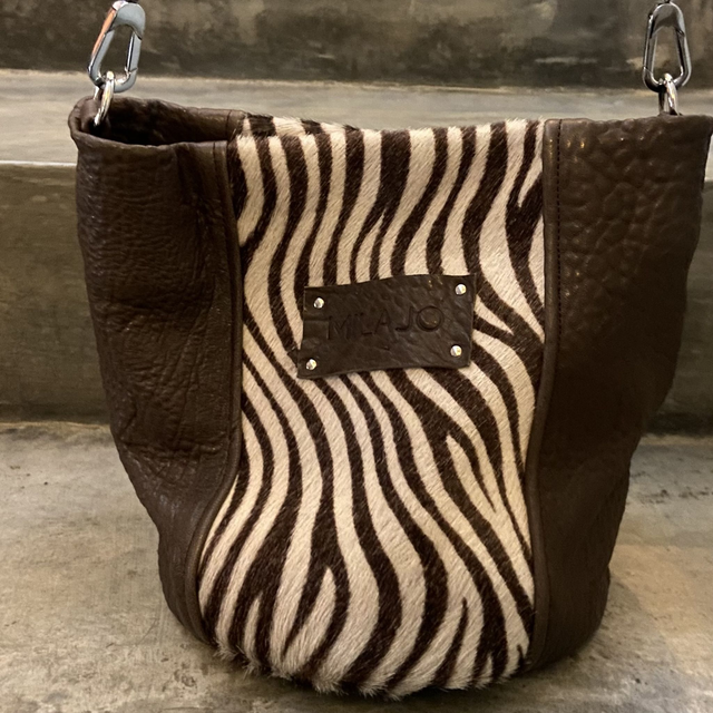 BROWN ZEBRA 