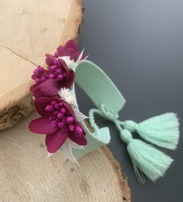 Bracelet fleuri  /bleu, fuchsia