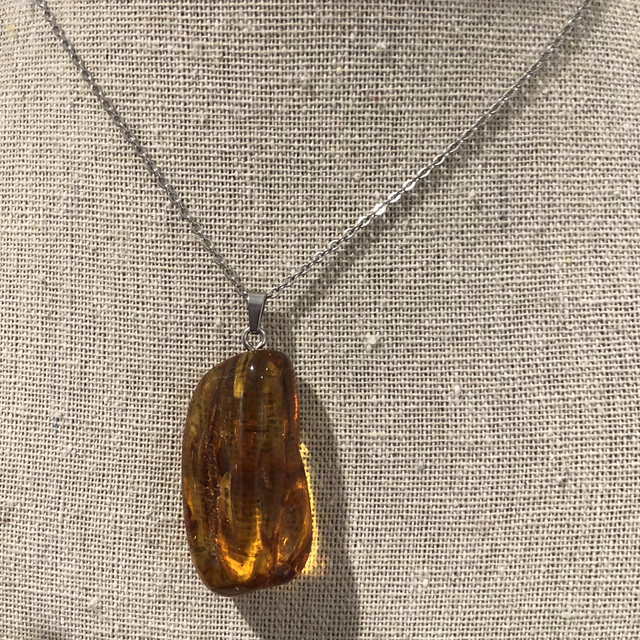 Ambre &amp; chaîne inox 