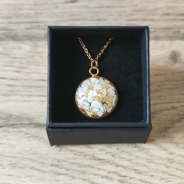 Orgonite pendentif bijou howlite 