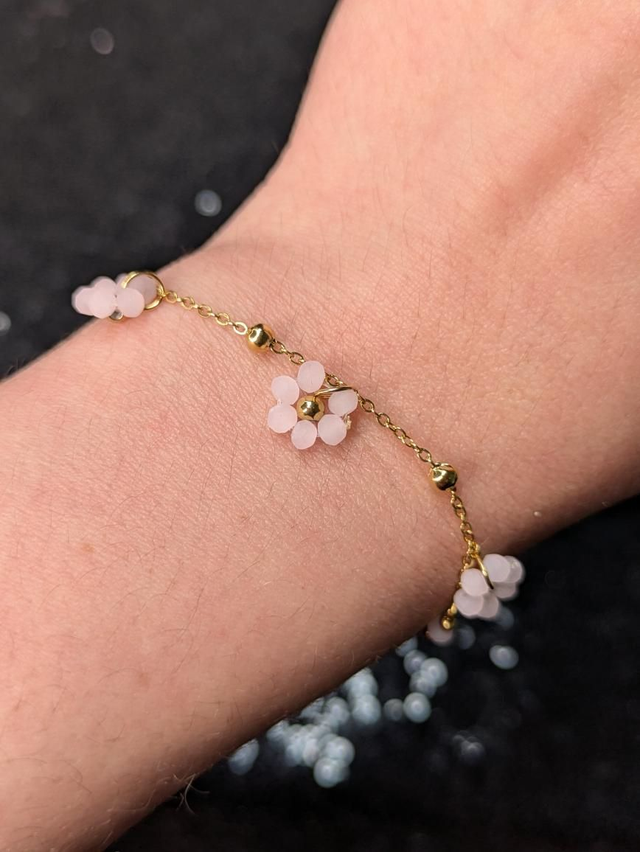 Bracelet breloque fleurs rose