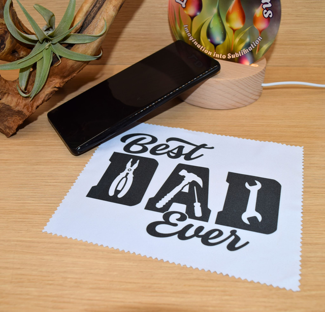 Best Dad Ever Microfibre Cleaning Cloth – Tool Design, Gentle &amp; Durable, 7x6 inch