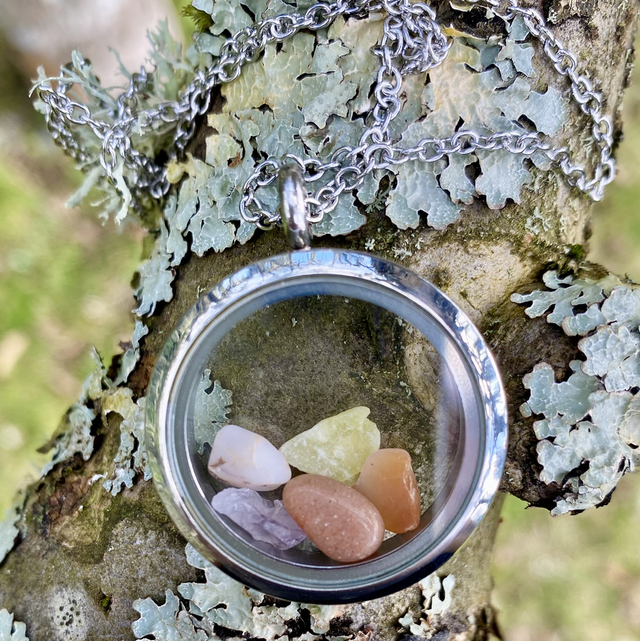 Scottish gemstones pendant