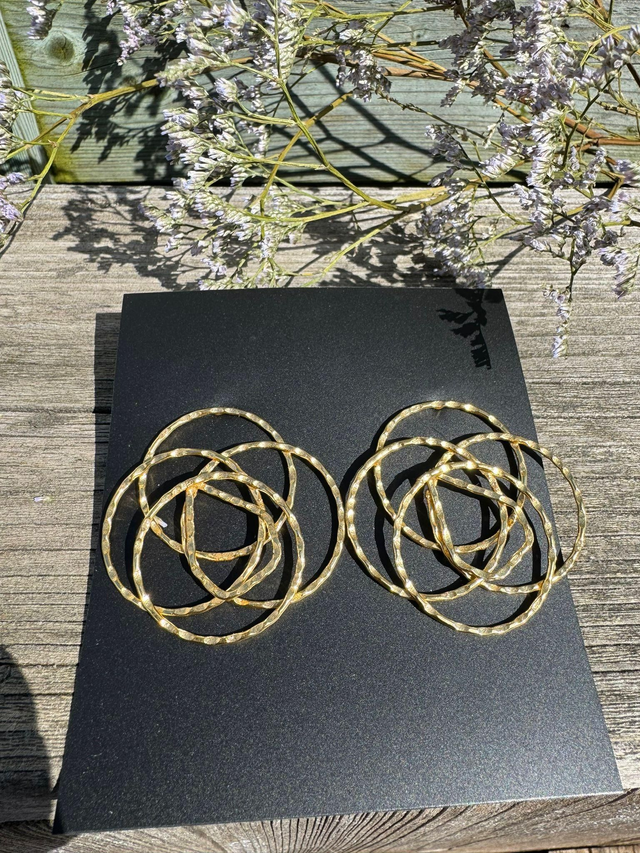 Large, bold earrings - brass