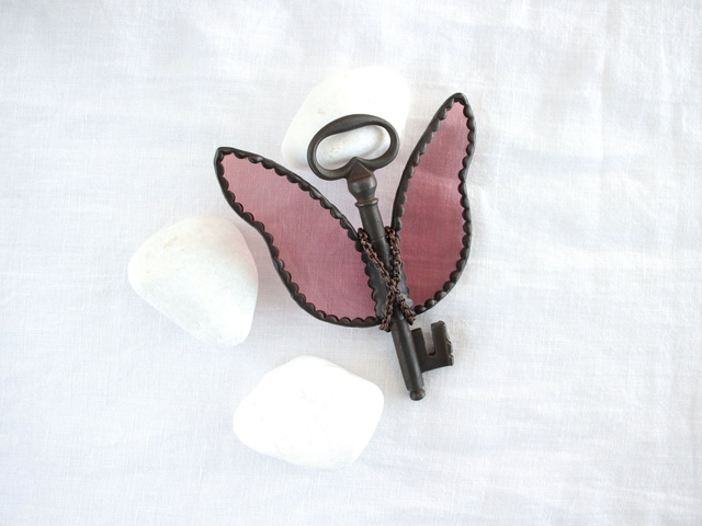 🗝️ Clé volante "Dark Fantasy" en vitrail