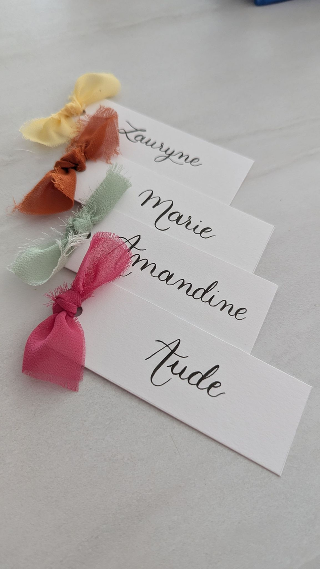 Marque-places calligraphie & ruban coloré