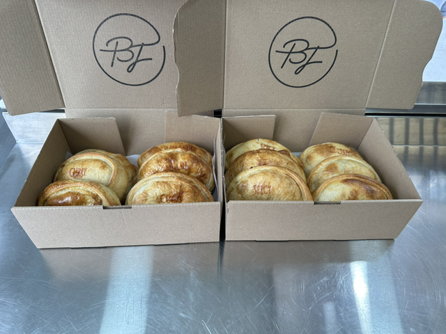 Sharing box 12 pieces