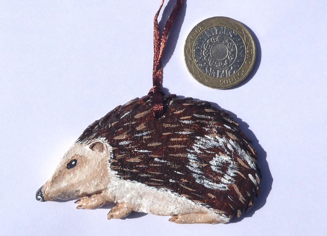 Wonderful "Animal Inspirations" Hanging Gift. "Hedgehog". With an inspirational motto on the reverse.