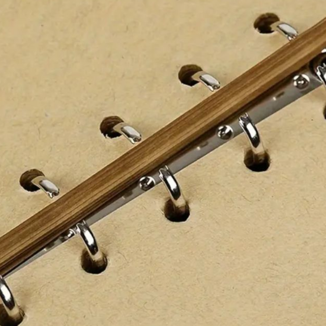 Grimoire vintage rouge