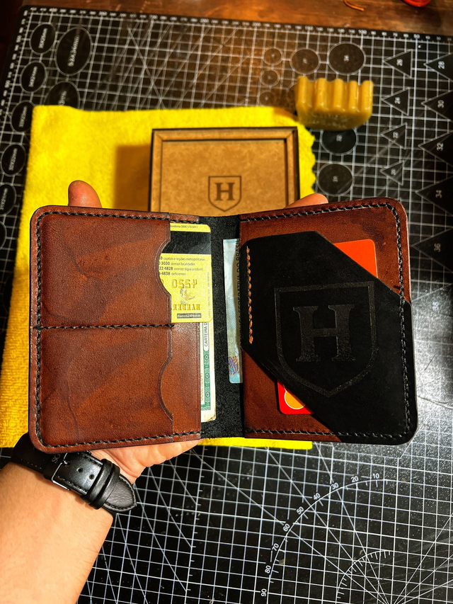 Carteira de Couro Slim Classic