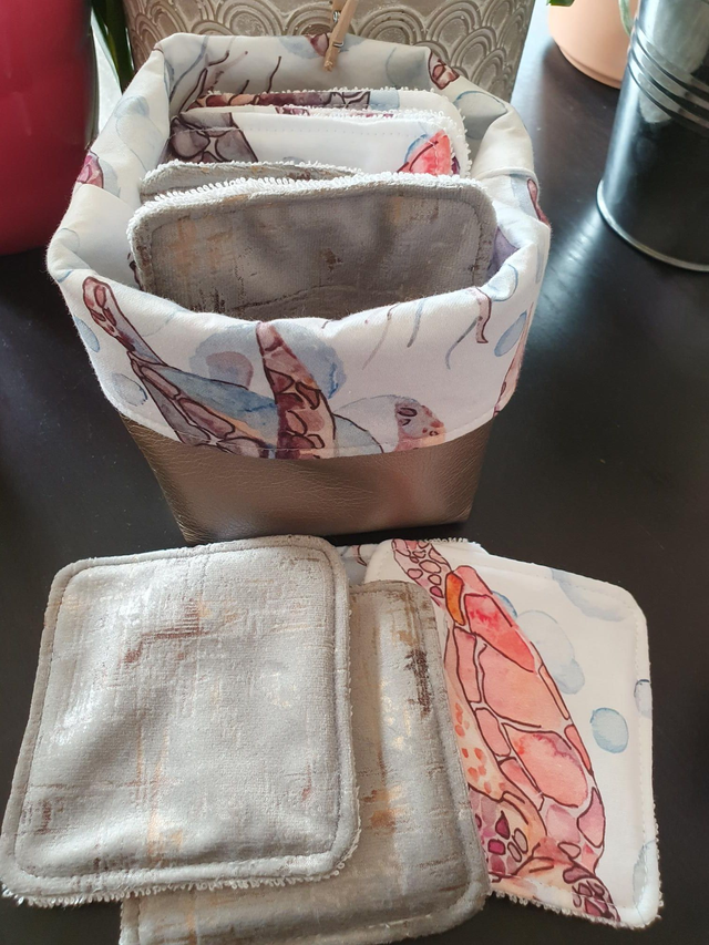 panière et lingettes