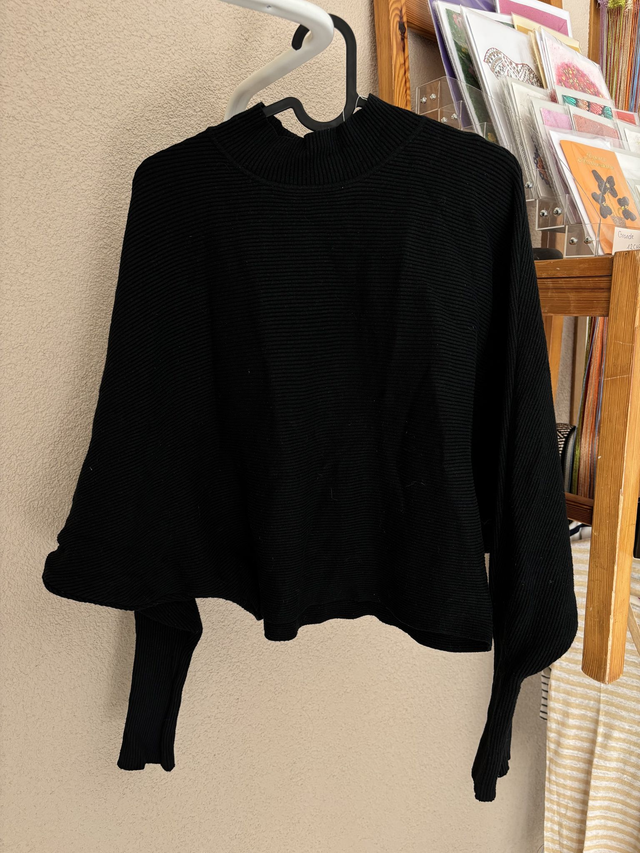 Pull noir Basic (204)