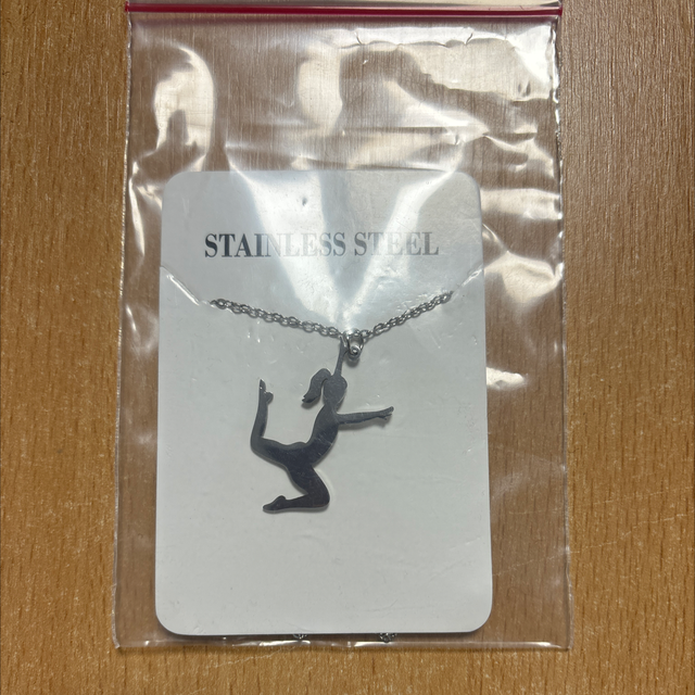 Hanger gym. Danser zilver