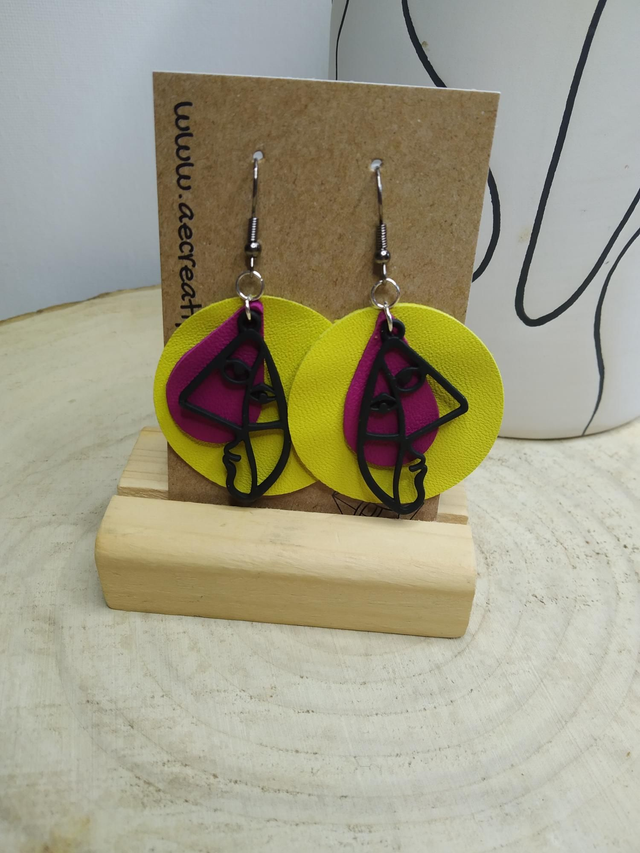 Boucles d&#039;oreilles line art cuir jaune