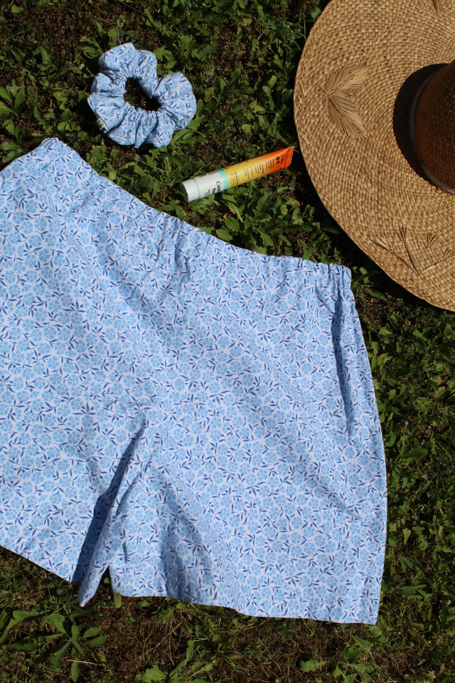 Short upcyclé fleurs bleues - Taille 1