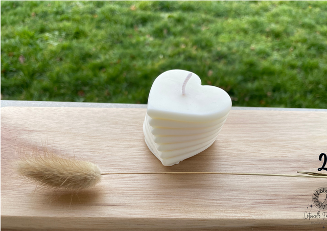 Bougie moulée - Pile de coeurs