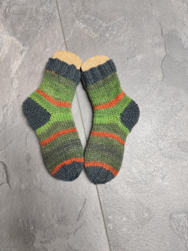 Handgestrickte Socken Größe 74/80