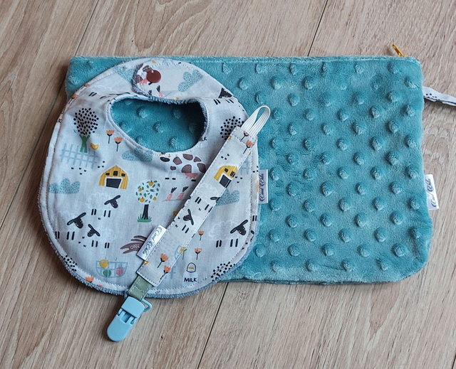 Trousse souple turquoise ferme