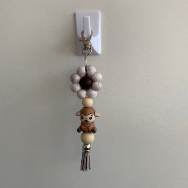 Schaapje licht bruin, bloem 12mm kralen 