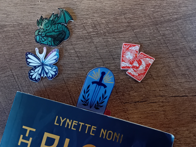 Marque-page trombone aimanté – Pack Fantasy & Lecture (4 magnets interchangeables)