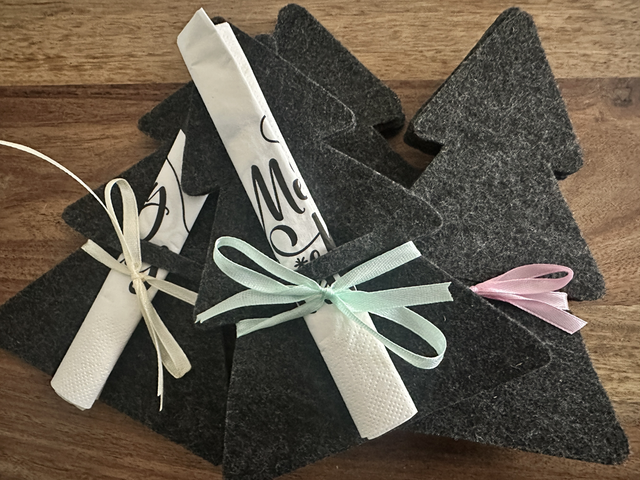 Serviettenhalter Tannenbaum (verschiedene Farben)