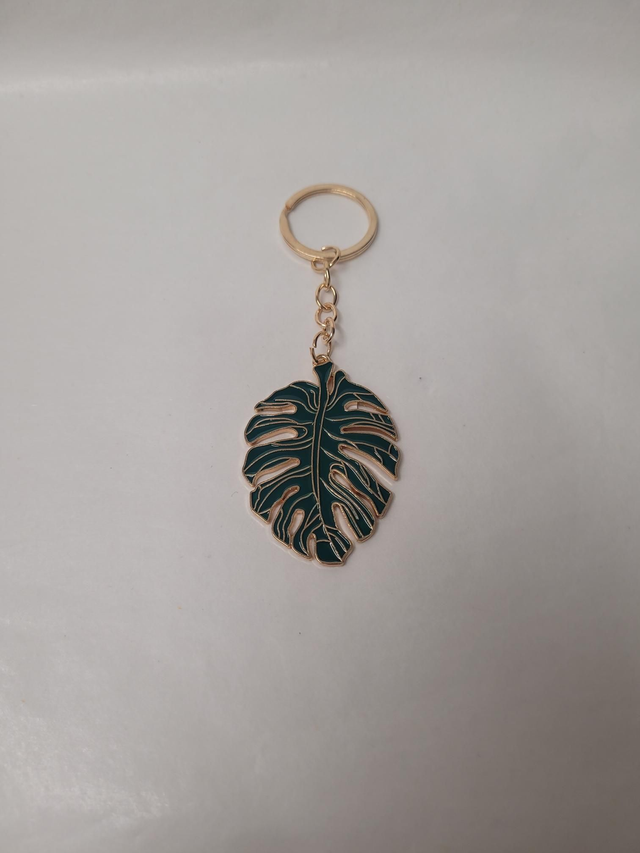 Green enamel monstera leaf charm - HBH-066