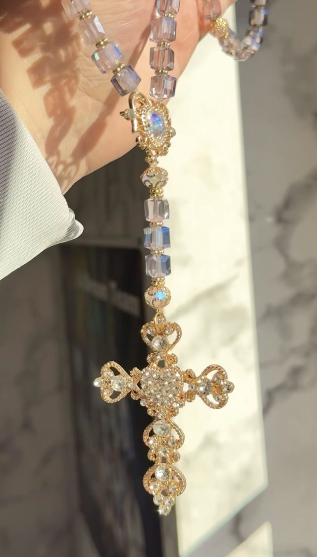 Chapelet Z É B É D É E