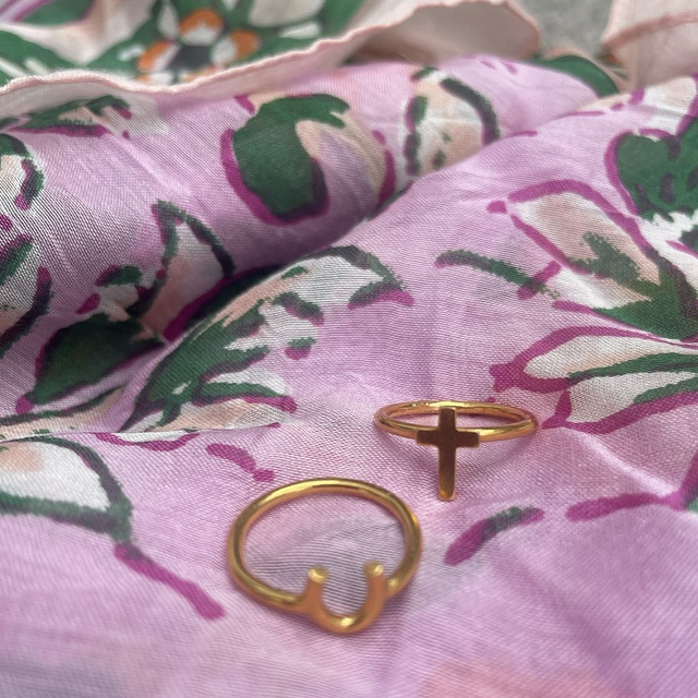 Horseshoe Midi Ring