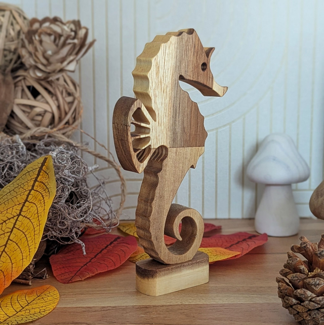 Hippocampe en acacia