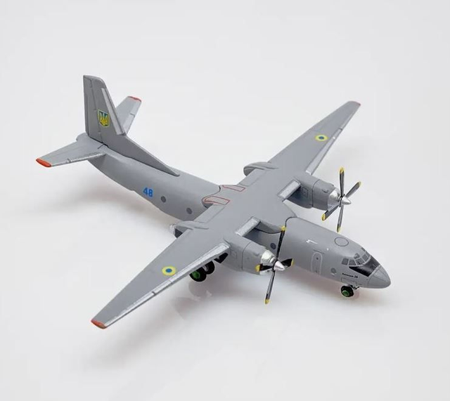 1/400 Antonov An-26 Ukraine Air Force  "48"
