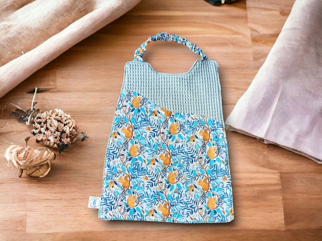 Serviette de cantine ajustable bi- matière motif Écureuil 