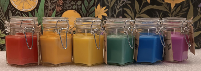 Cadeaubox 6 geurloze regenboogkaarsen