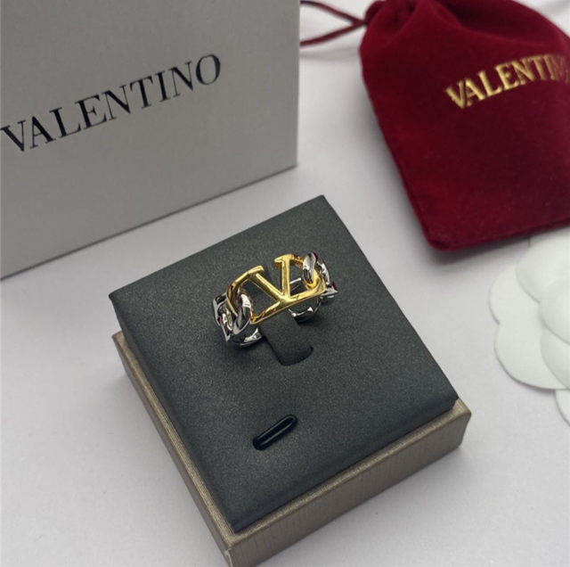 Bague V