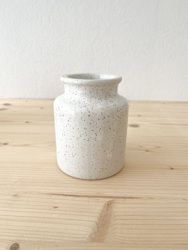 Pot en grès moucheté