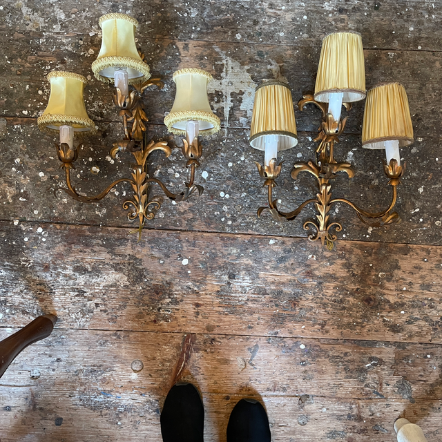 Vintage Blattleuchter Gold Wandleuchter feuervergoldet Schirmchen sind gesteckt