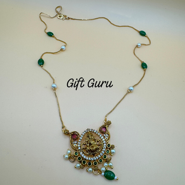 Invisible chain necklace 