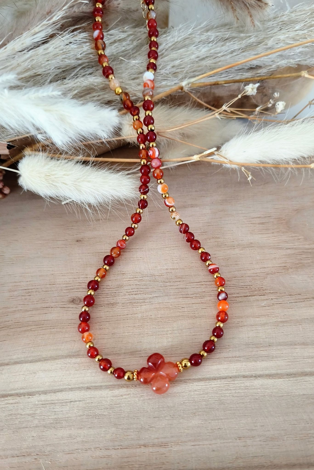 A Collier "Trèfle" Cornaline