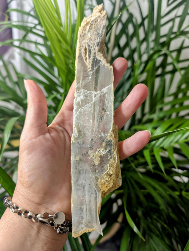 SELENITE -      weight 187g / size 23x4sm