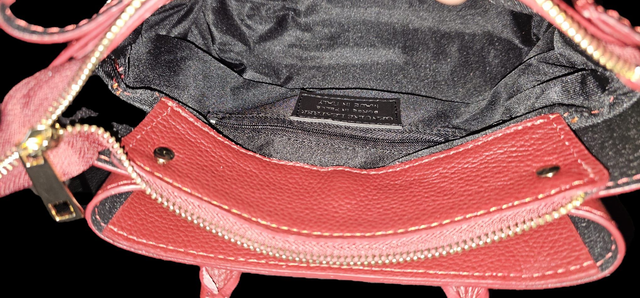 SAC A MAIN CUIR VACHETTE ROUGE AVEC POIGNETS ET SANGLE