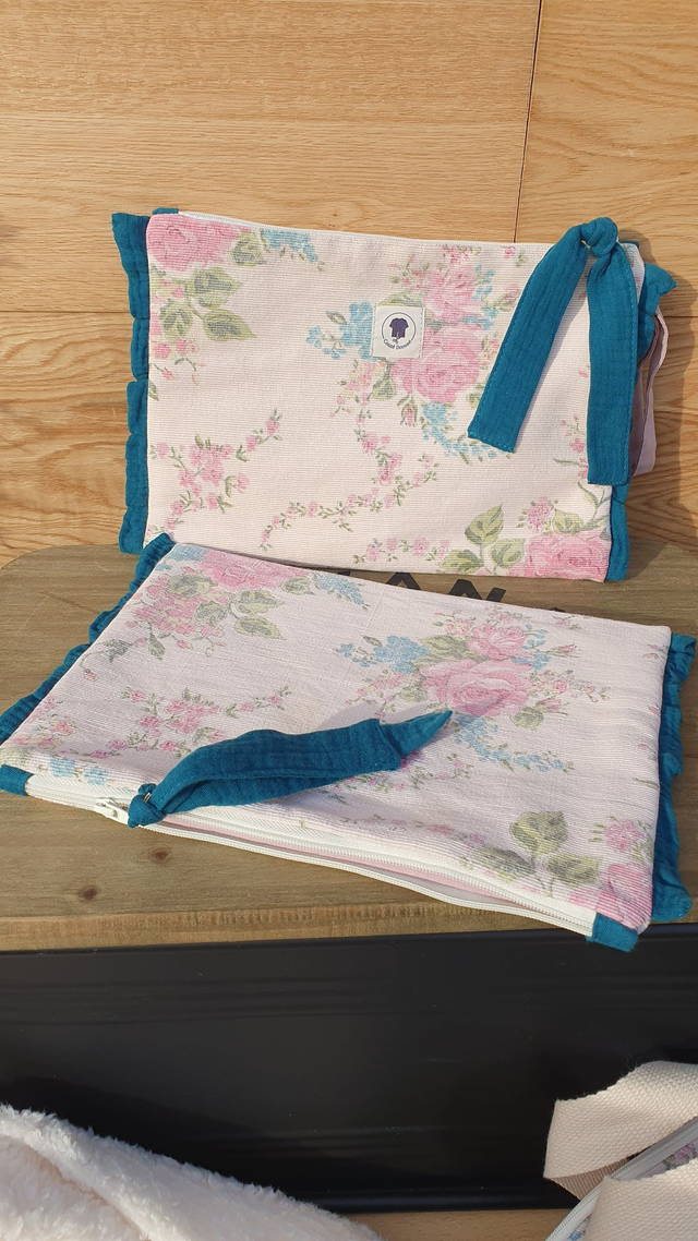 Pochette  à frou frou