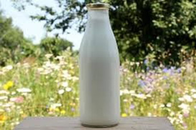 Lait cru 1L ou 1/2 litre ( sans bouteille) 