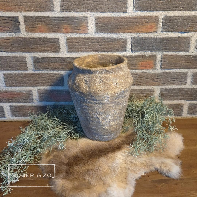 Vaas 'Bassie', steen.