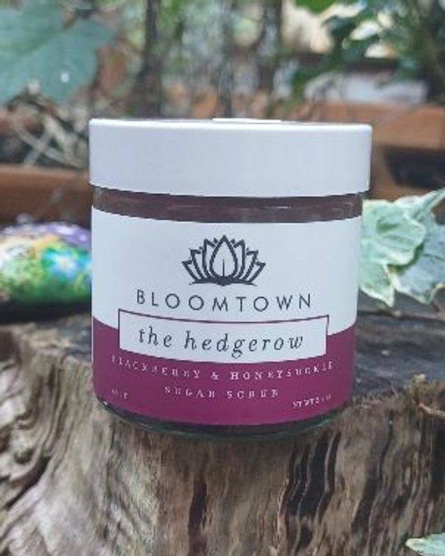 The Hedgerow - Blackberry &amp; Honeysuckle Sugar Scrub 68g mini pot