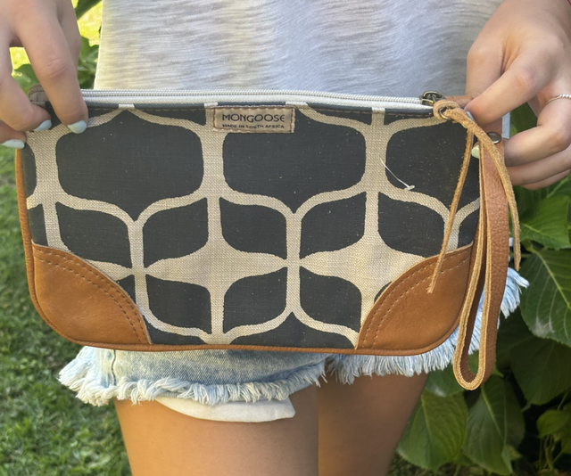 Mini Clutch Graphic Charcoal/Natural