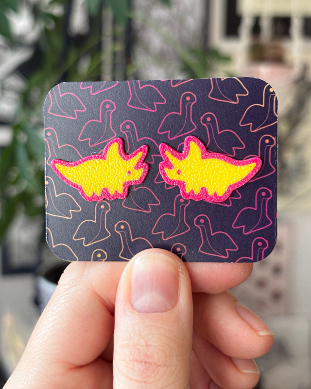 Kolczyki triceratopsy