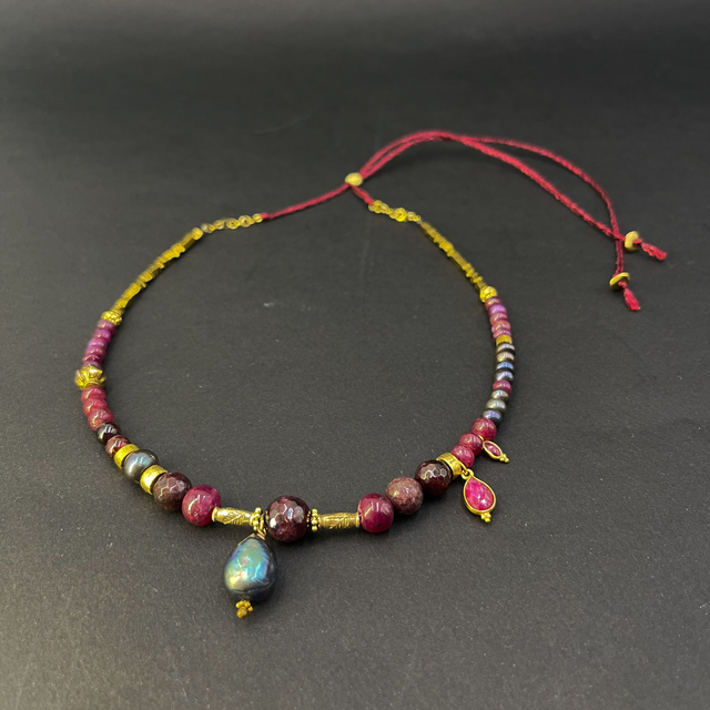 Collier asymétrique grenat