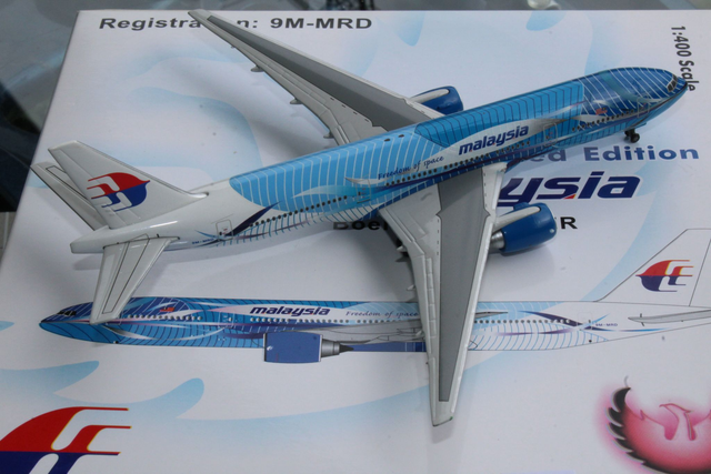 Malaysia B777-200ER (9M-MRD) "Freedom of Space", 1:400 Phoenix